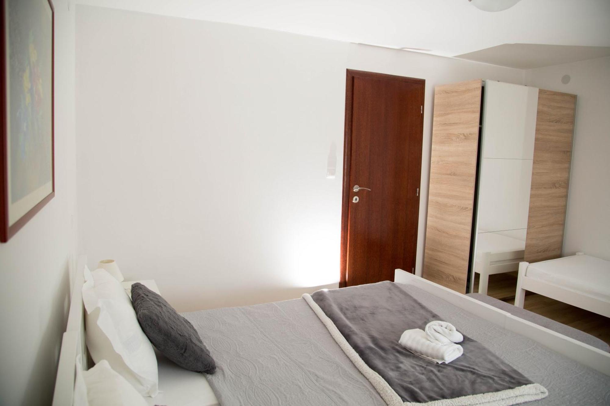 Apartmani Baotic Zupanja Bilik gambar