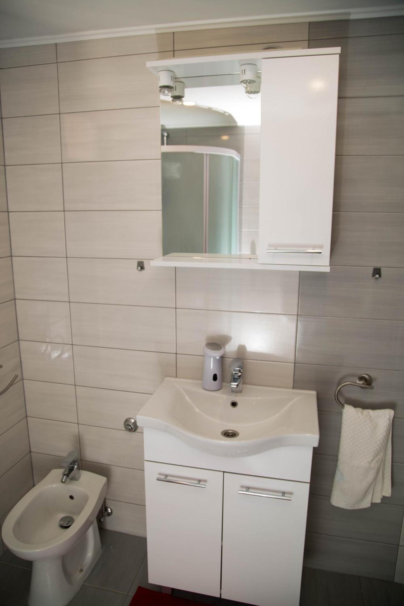 Apartmani Baotic Zupanja Bilik gambar